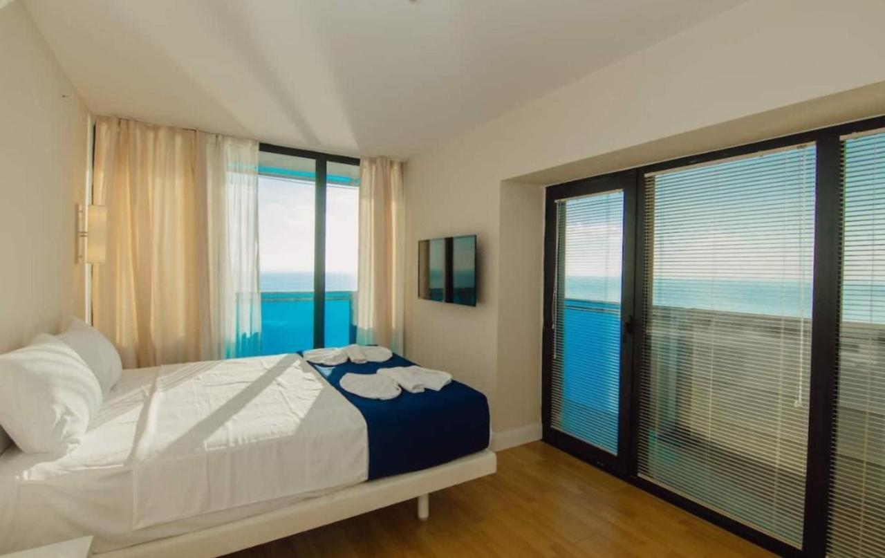 Orbi City Sea Side & Sea View Apartments Batumi Ngoại thất bức ảnh
